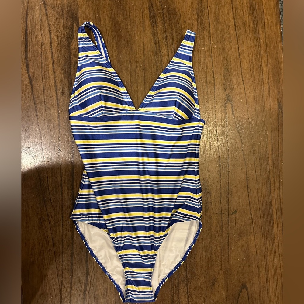 Striped Blue and Yellow Kids women’s vineyard vine swimsuit size medium